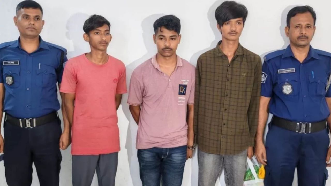 2025/July 2025/আশুলিয়ায় পালাক্রমে ধর্ষণের অভিযোগে গ্রেপ্তার ৩ শিক্ষার্থী.jpg